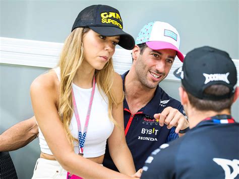 daniel ricciardo girlfriend 2021.